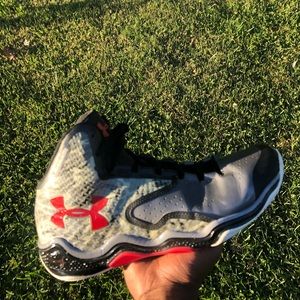 Under Armour Mens CF Lightning Gray Basketball Shoes Sneakers